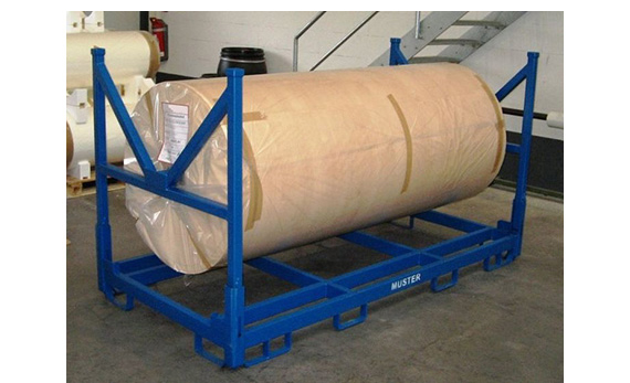 Klappbares Lagergestell für breite Papierrollen mit Tragrohraufnahmen