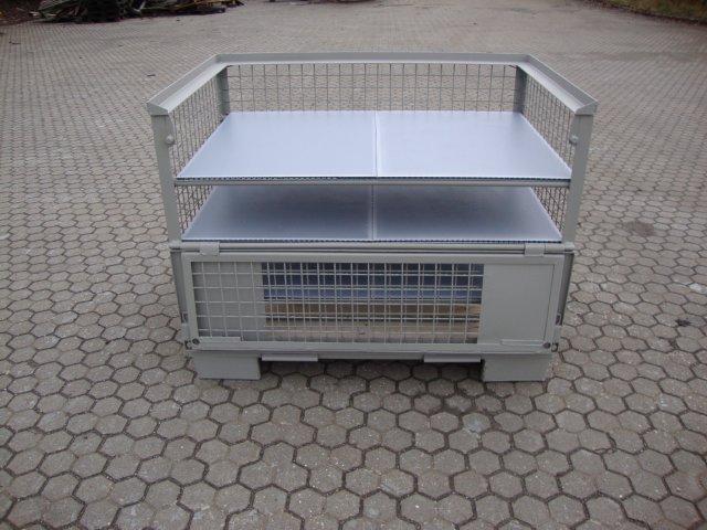 Stapelbare Gitterbox mit drei höhenverstellbaren Einlegeböden und Holzboden