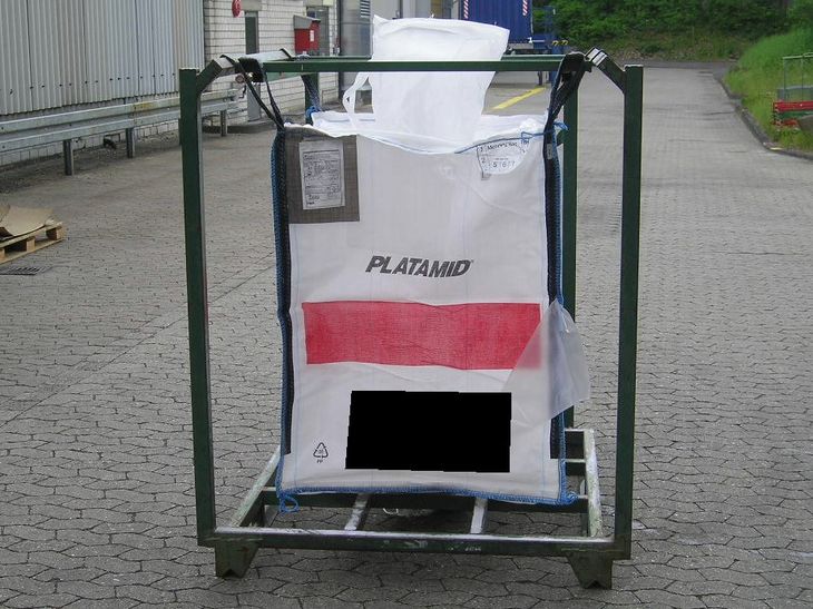 Big-Bag-Stapelgestell mit Kopfrahmen für schüttbares Ladegut im Leerzustand platzsparend nestbar