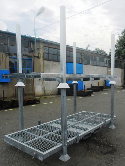 Starres Langgutgestell für Wickelrohre mittels Stapelteller übereinander stapelbar