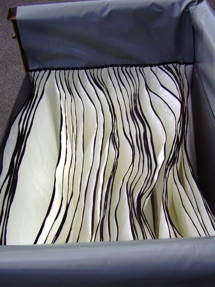 Detailansicht der textilen Trennlagen für oberflächenschonende Lagerung