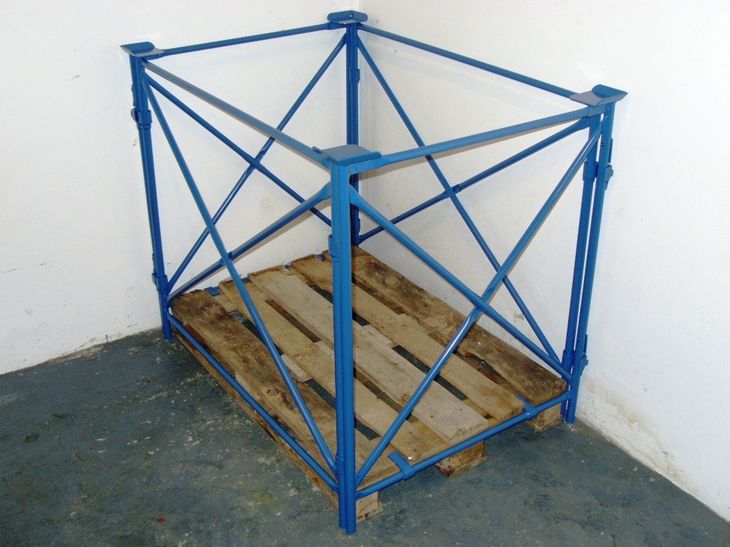 Palettenansteckrahmen mit diagonaler Verstrebung an den Seiten zur Ladegutsicherung